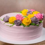 Торт овальный с розами